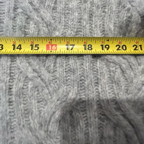 VINCE
Women's Mirrored Cable Turtleneck. EUC. - Picture 7 of 8